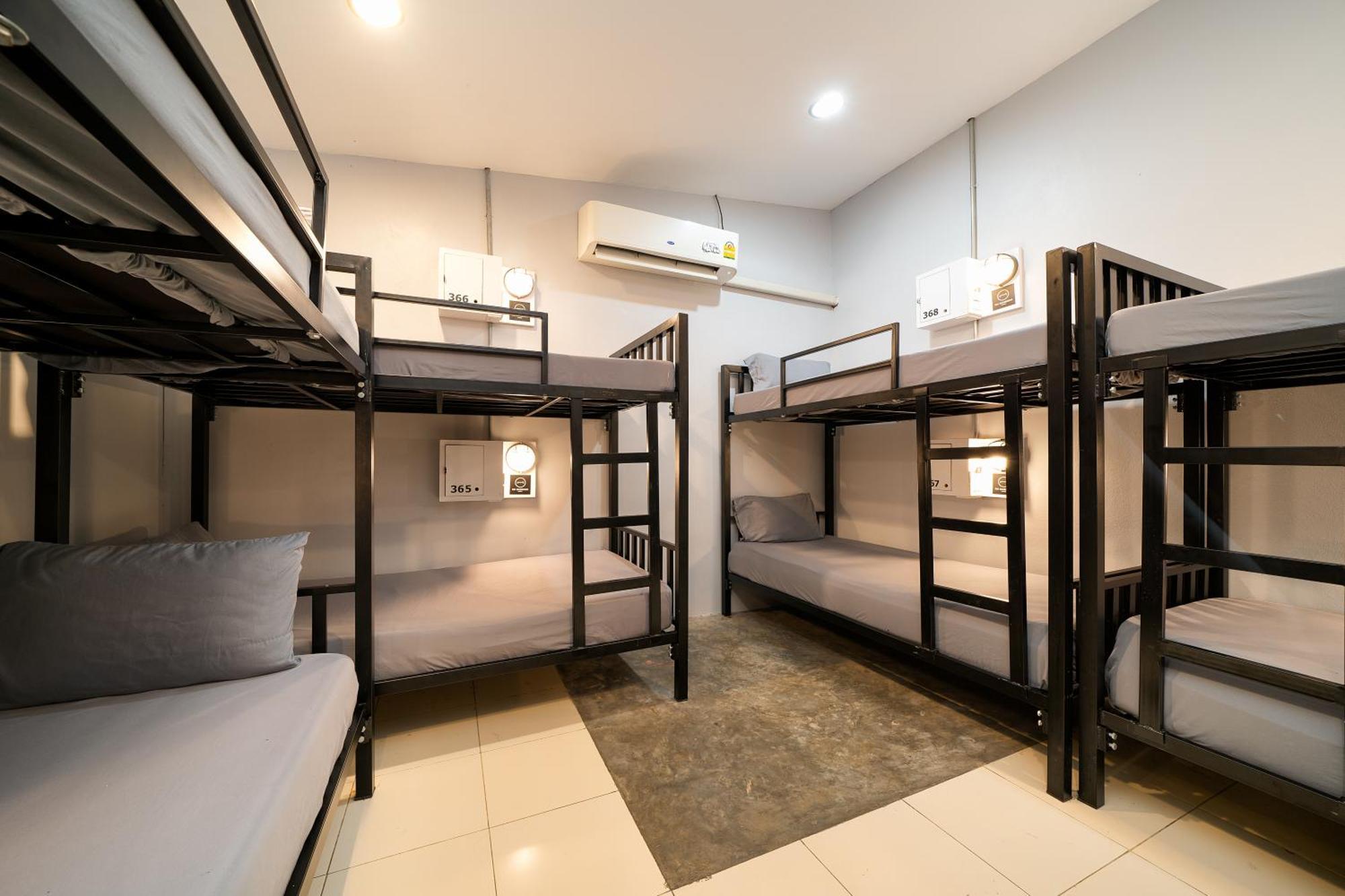 Oh Hostels - Bangkok Bagian luar foto