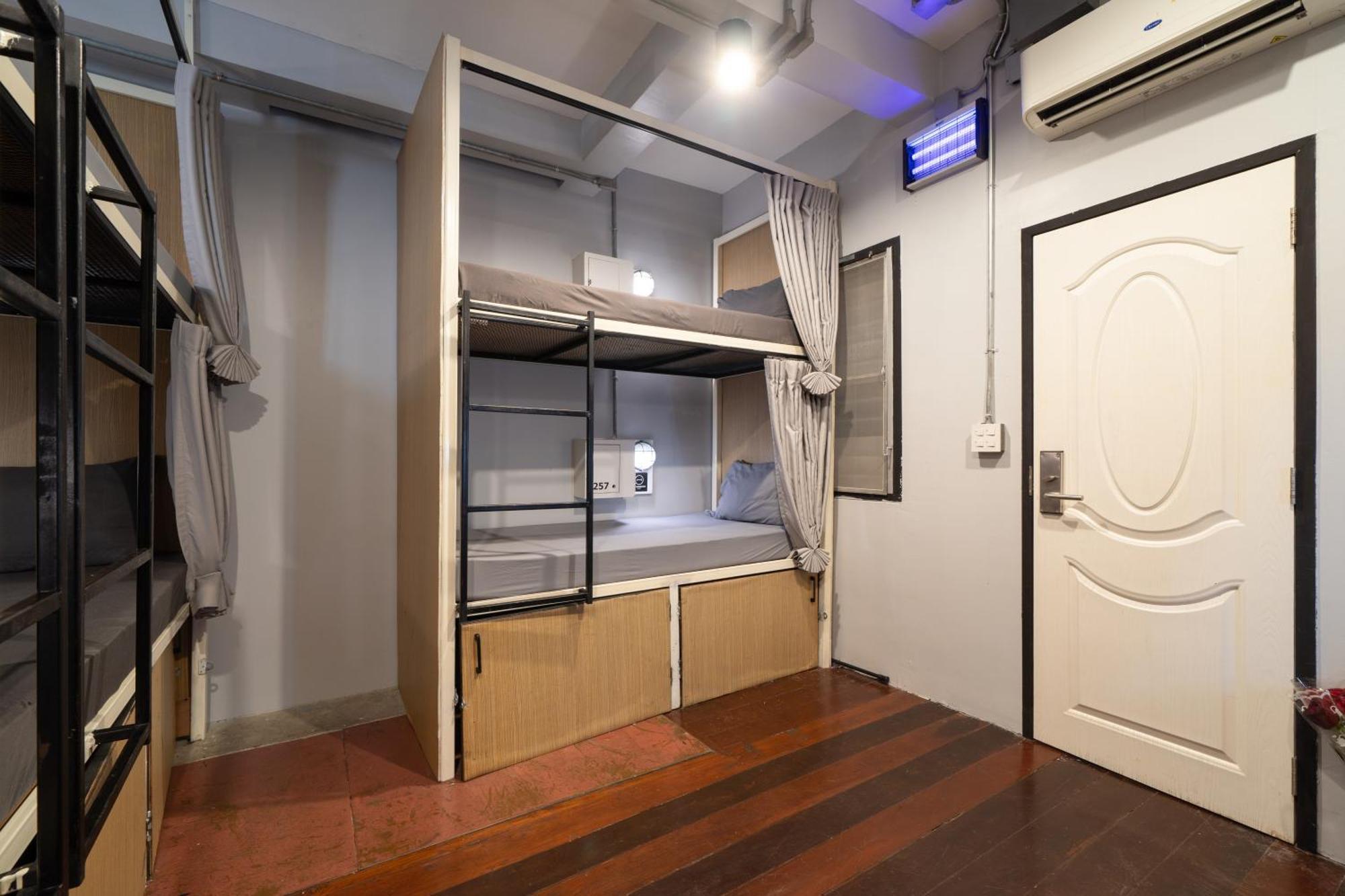 Oh Hostels - Bangkok Bagian luar foto